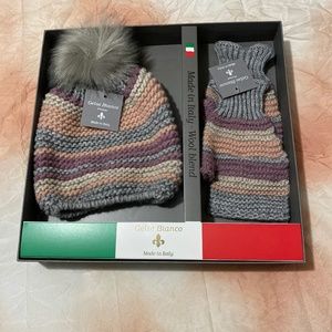 Hat and gloves
